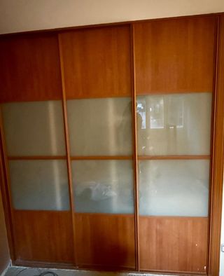 Frentes de armario empotrado madera y cristal