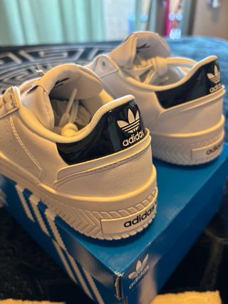 Zapatillas Adidas court tourino w.