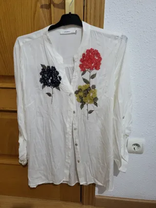 Blusa ANANY blanca bordada flores