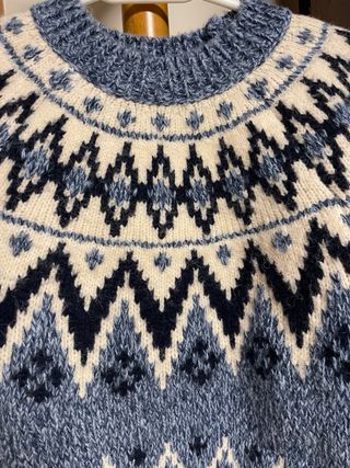 Jersey Fair Isle azul y crema