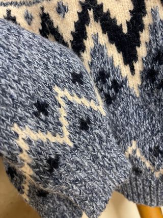 Jersey Fair Isle azul y crema
