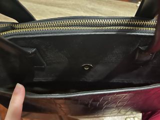 Bolso negro piel efecto cocodrilo