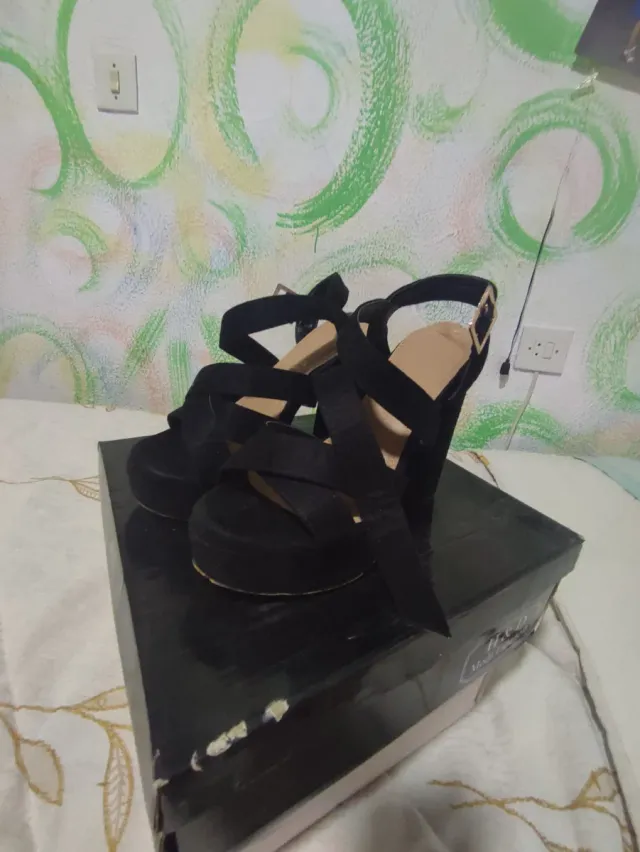 Zapatos de tacón negros