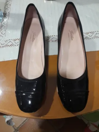 Zapatos Faelin charol negros hechos en España