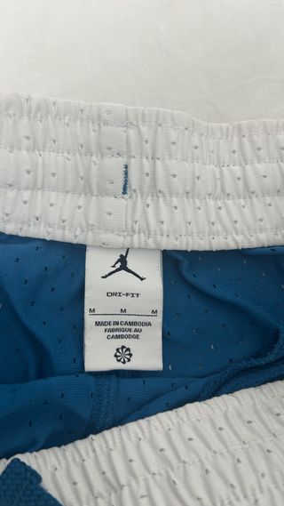 Pantalón corto Jordan azul y blanco