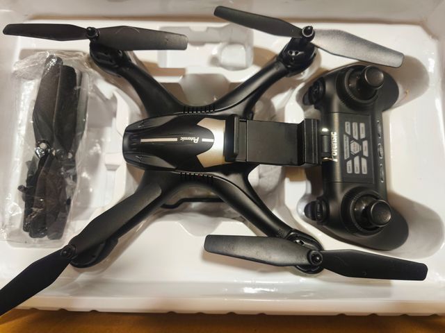 Dron Potensic T18 Negro y Plateado