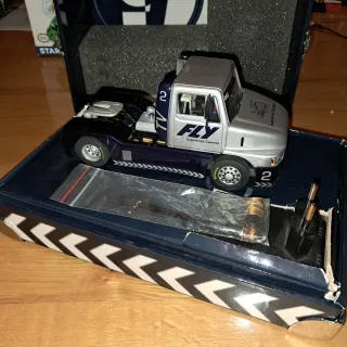 Camión Fly Slot SISU con Cámara