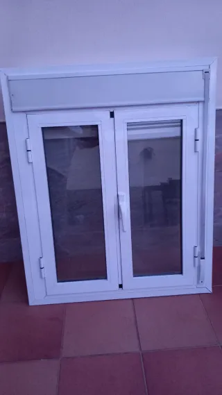 Ventana aluminio blanca climalit y persiana