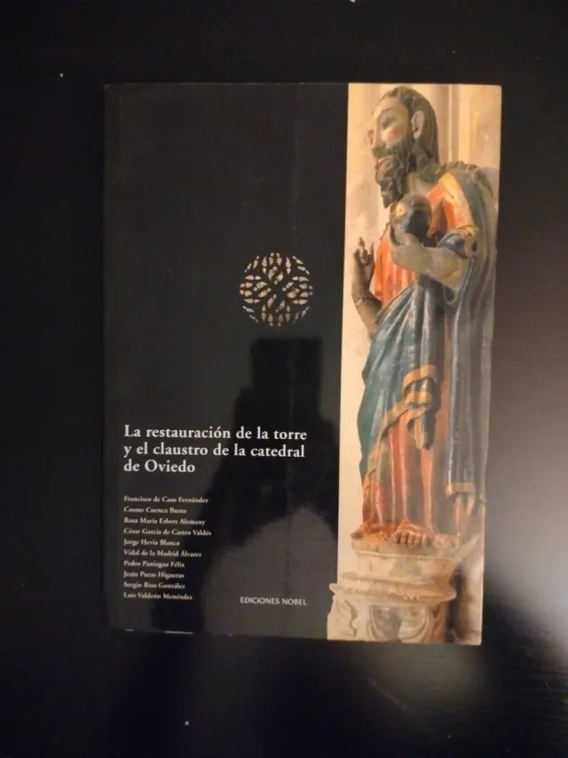 Libro La restauración de la torre y el claustro de