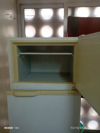 Nevera blanca con congelador
