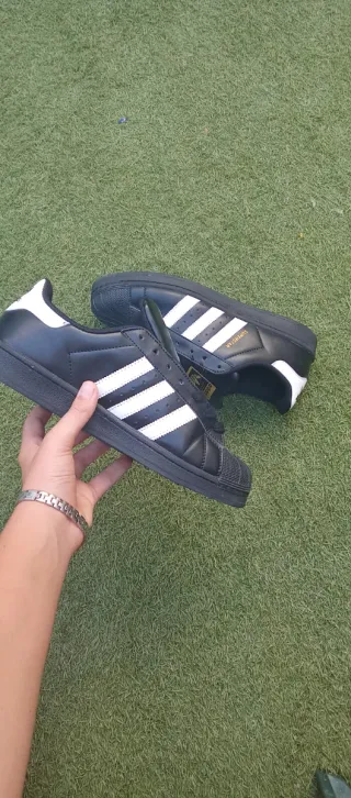Adidas Superstar Negras Talla 42