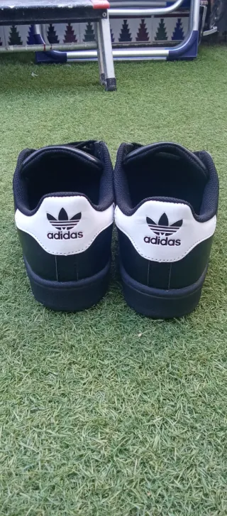 Adidas Superstar Negras Talla 42