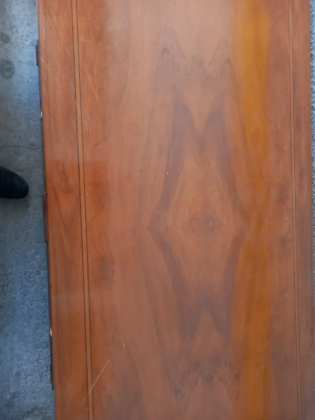 Mueble grande clásico los paños de bronzeado 