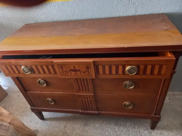 Mueble grande clásico los paños de bronzeado 