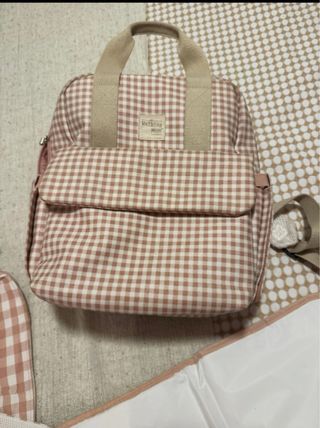 Mochila y funda para cochecito a cuadros