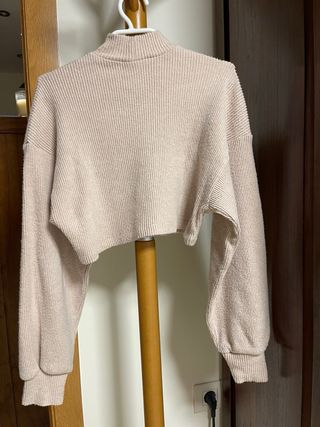 Jersey beige cropped cuello alto