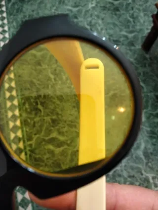 Occhiali da sole Gucci neri e gialli