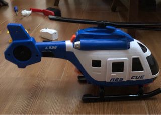 Helicóptero de juguete con sonido