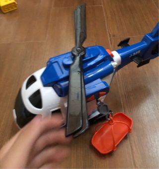 Helicóptero de juguete con sonido