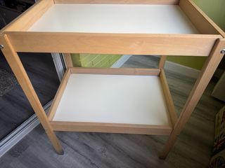 Fasciatoio in legno e bianco