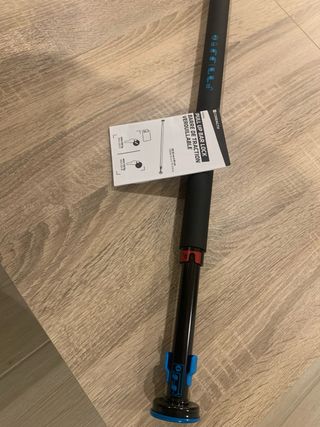 Barra de dominadas Corenth con seguro