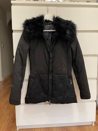 Abrigo Desigual Negro Mujer