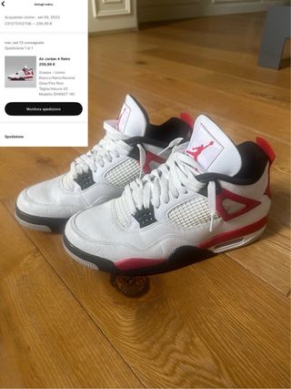 Jordan 4 Retro rosse e bianche