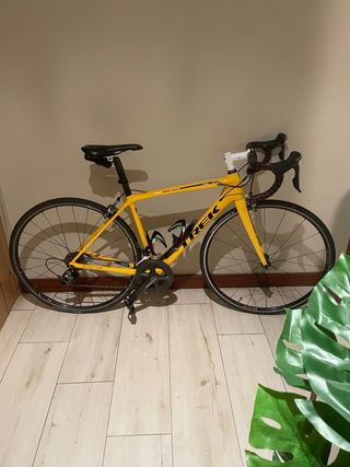 Bicicleta de carretera Trek Émonda SL Amarilla