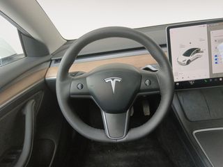 Tesla Model 3 Standard Range Plus RWD