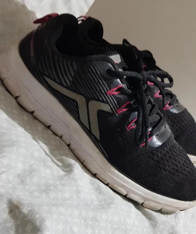 Tenis negros DÉCIMAS