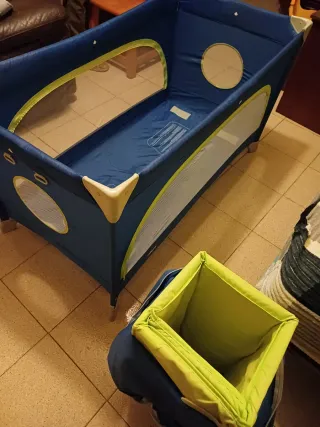 Cuna de viaje para bebés azul