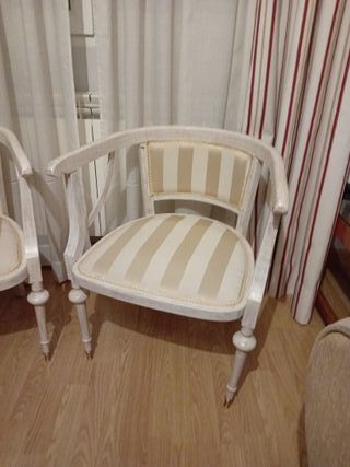 Sillones restaurados beige y blanco