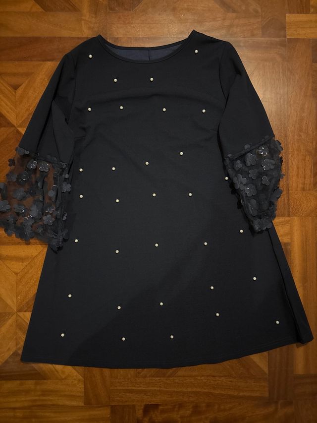 Vestito nero con perle