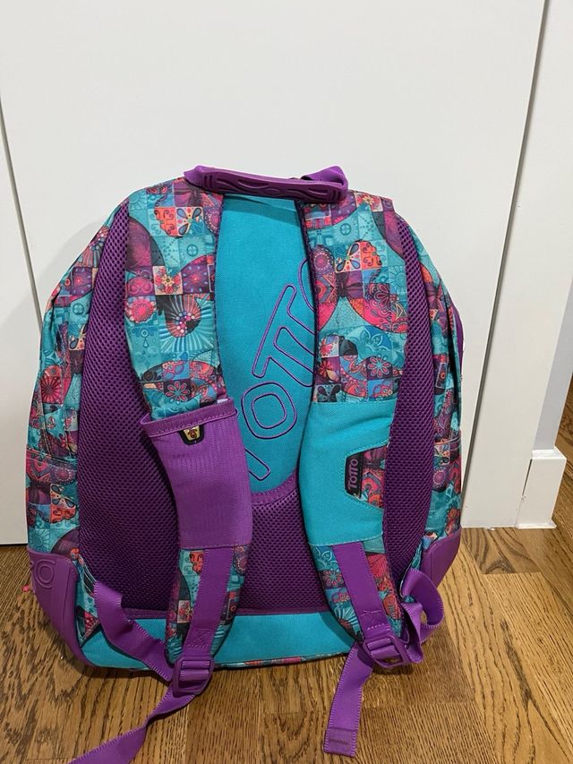 Mochila Totto Mariposas y Flores