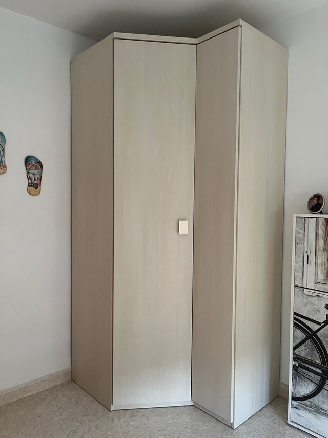 Armario esquinero madera juvenil