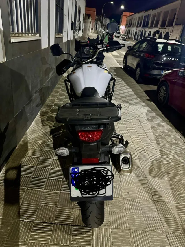 Suzuki V-Strom 650 ABS – 2021. Estado impecable.