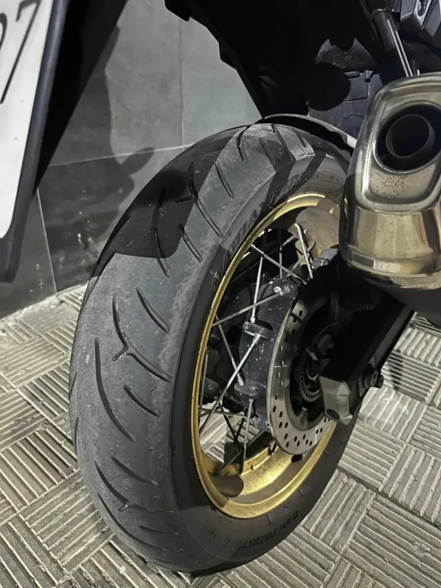 Suzuki V-Strom 650 ABS – 2021. Estado impecable.