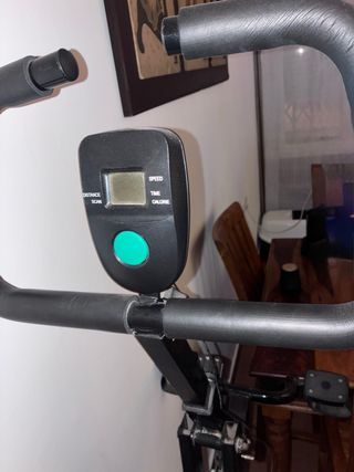 Bicicleta estática con pantalla