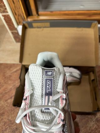 New Balance 740 