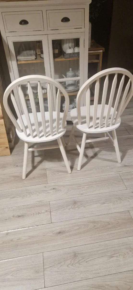 Sillas de madera estilo Windsor