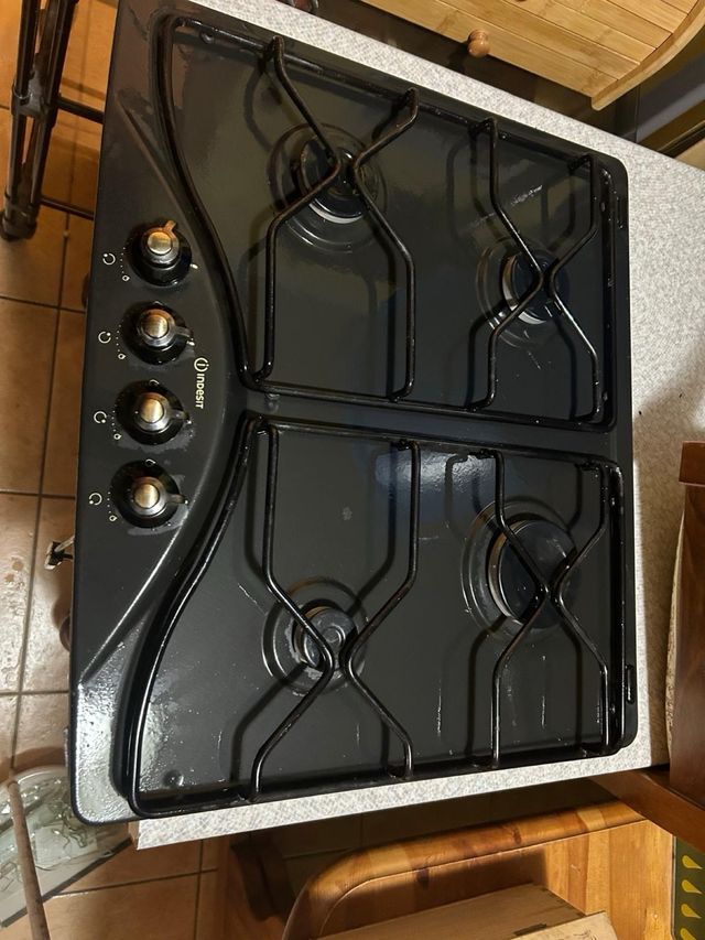 Piano cottura Indesit 4 fuochi