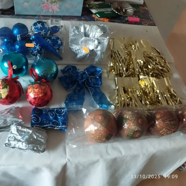 Lote adornos Navidad: bolas, lazos, guirnaldas