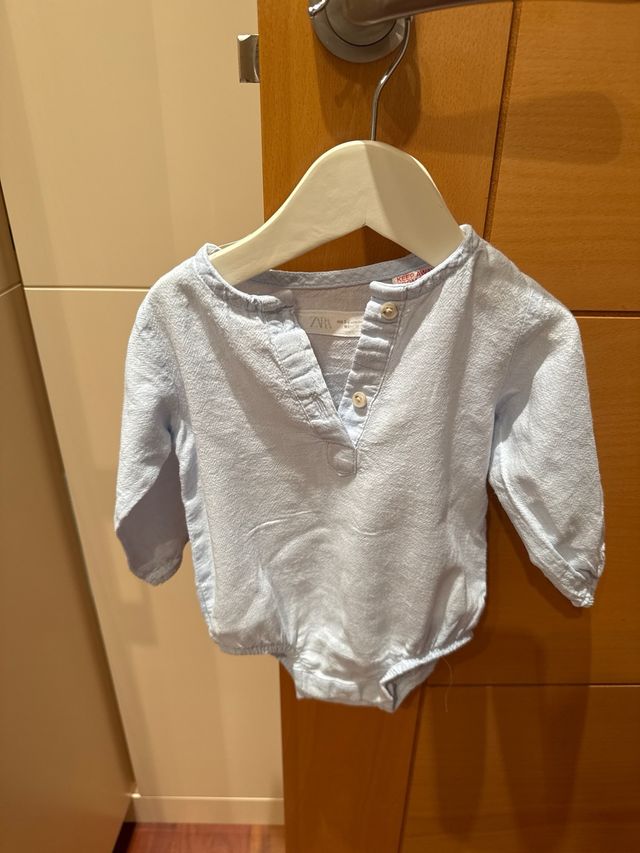 Peto Timberland y Camisa Zara Bebé