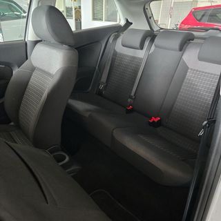 Volkswagen Polo (AUTOMATICO)