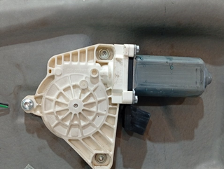 ELEVALUNAS DELANTERO DERECHO MERCEDES-BENZ CLASE