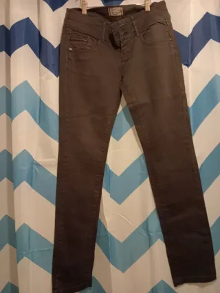 Pantalón vaquero marrón