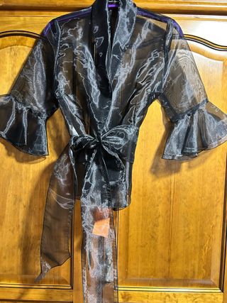 Torera negra organza volantes