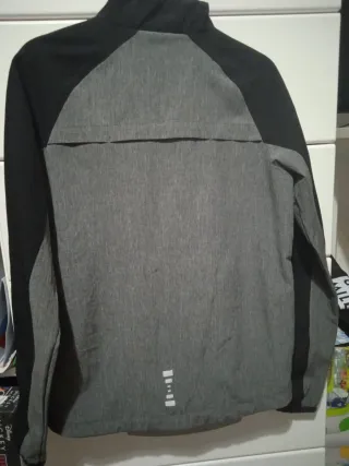 Cortavientos niño Boomerang gris y negro