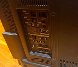 TV Sharp 37” + TDT HD + Apple TV 2