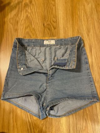 Pantalones cortos vaqueros Bershka
